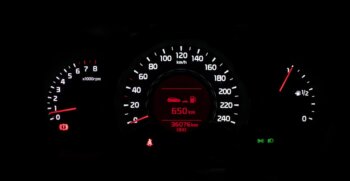 Rahasia Menggunakan Cruise Control Tanpa Resiko Kecelakaan